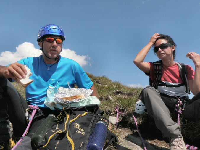 Aiguille de la Vanoise (91).jpg - Petit casse-crote rapide avant la descente
